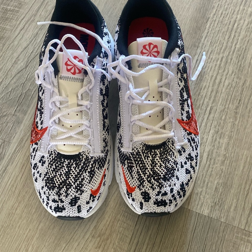 Nike super rep go 3pm fk.   White /red/black size 7.5 uk 5 Europe 37